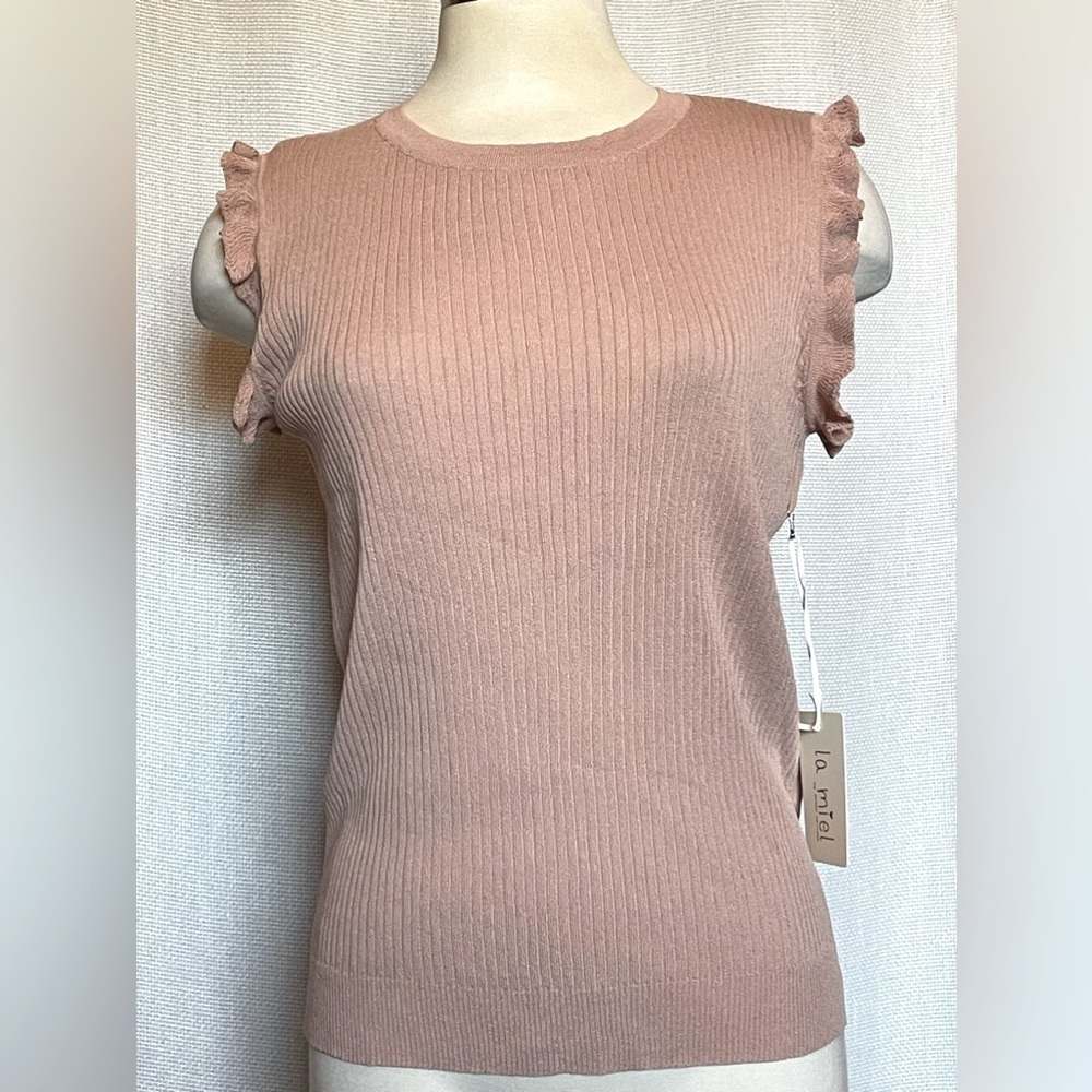NWT LaMiel sleeveless ribbed top with ruffle detail at shoulders - Picture 1 of 6